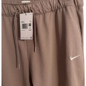 ***Brand New *** Nike Sweatpants DV4864-272